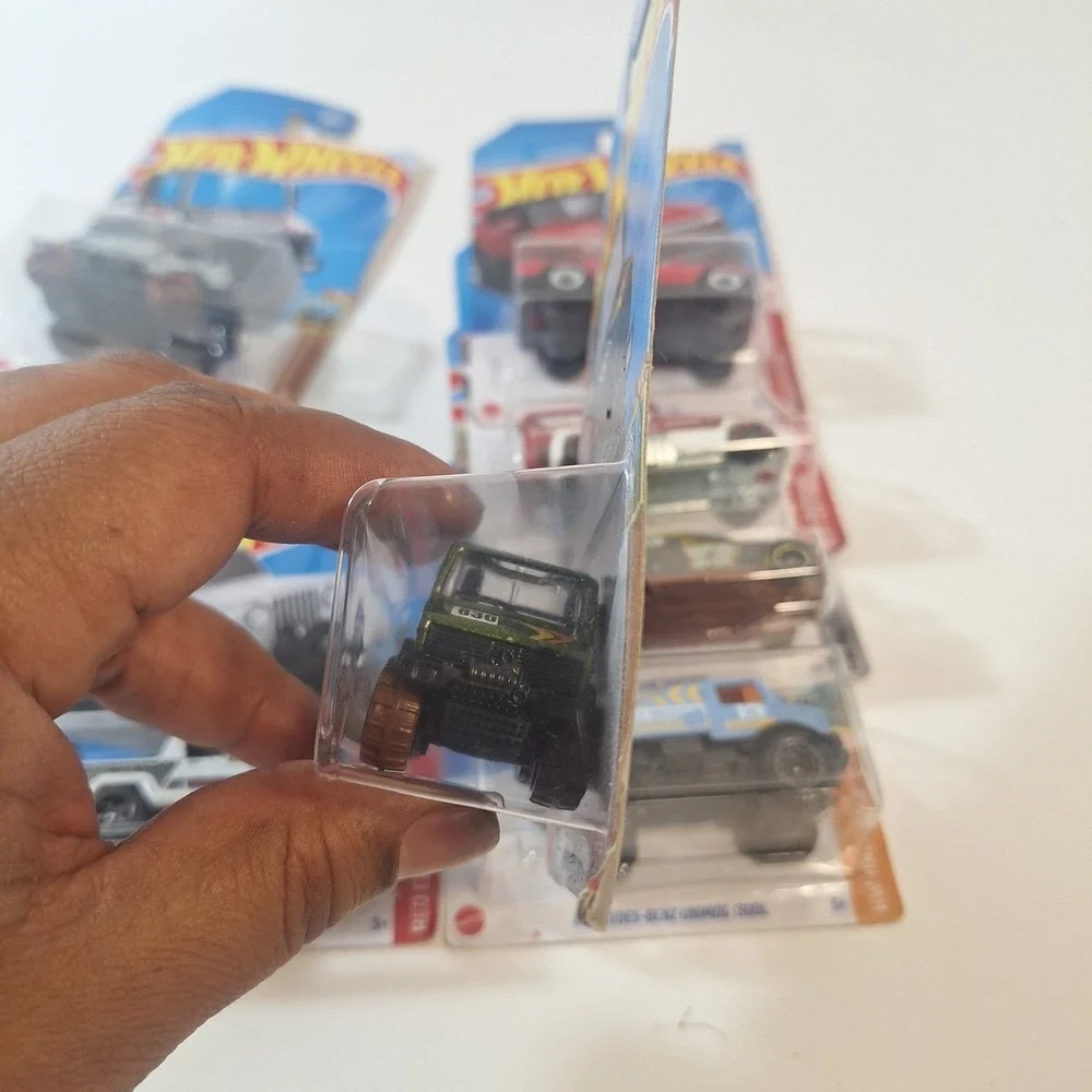 Hot Wheels Trucks 7 / Mercedes Unimog Blue Zamac Green/ Target Red Hummer Rescue